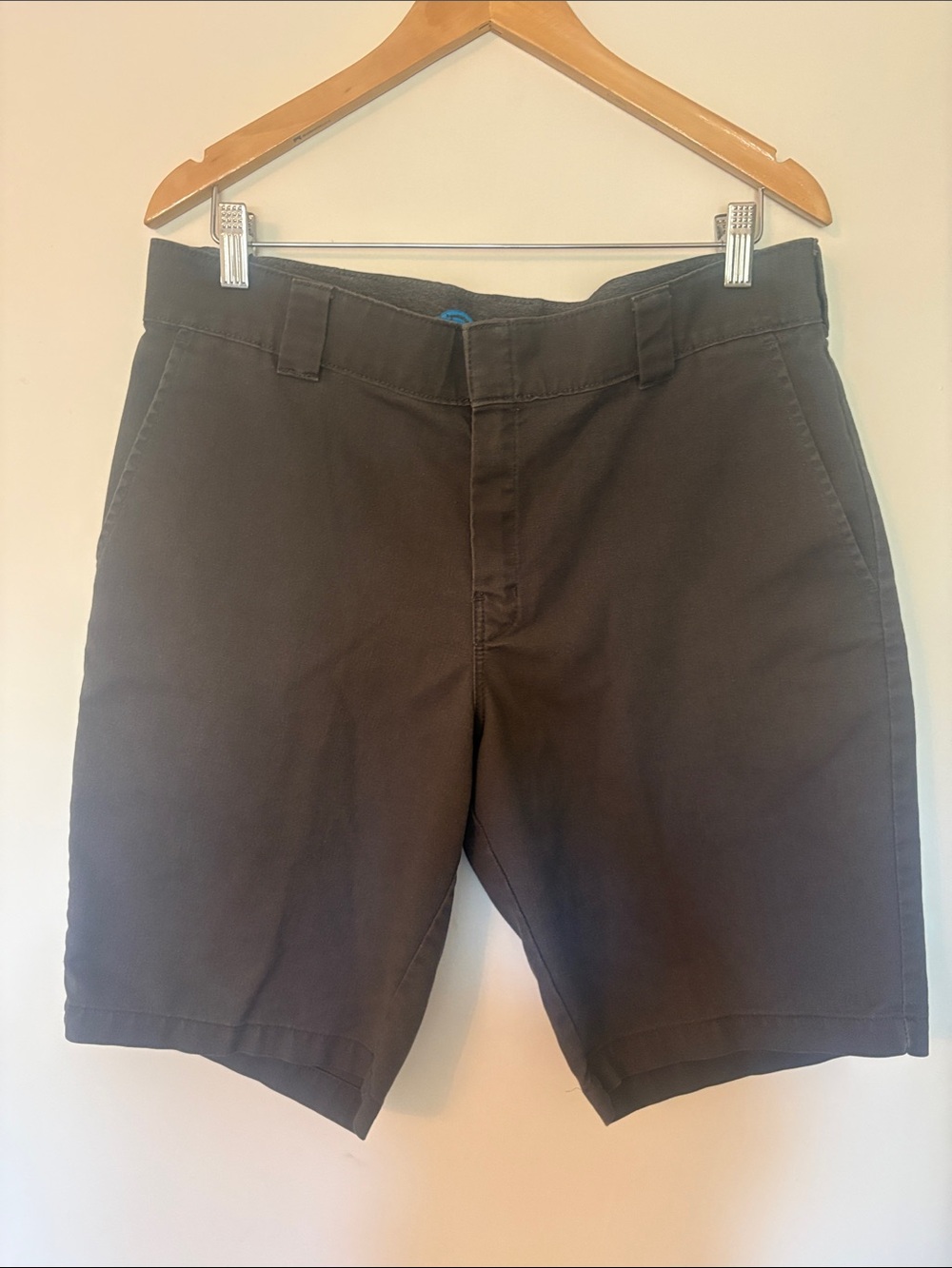 Dickies Men’s Flat Front Charcoal Shorts (size 35)